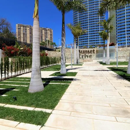 Sunset Drive 73 * بينايدورم